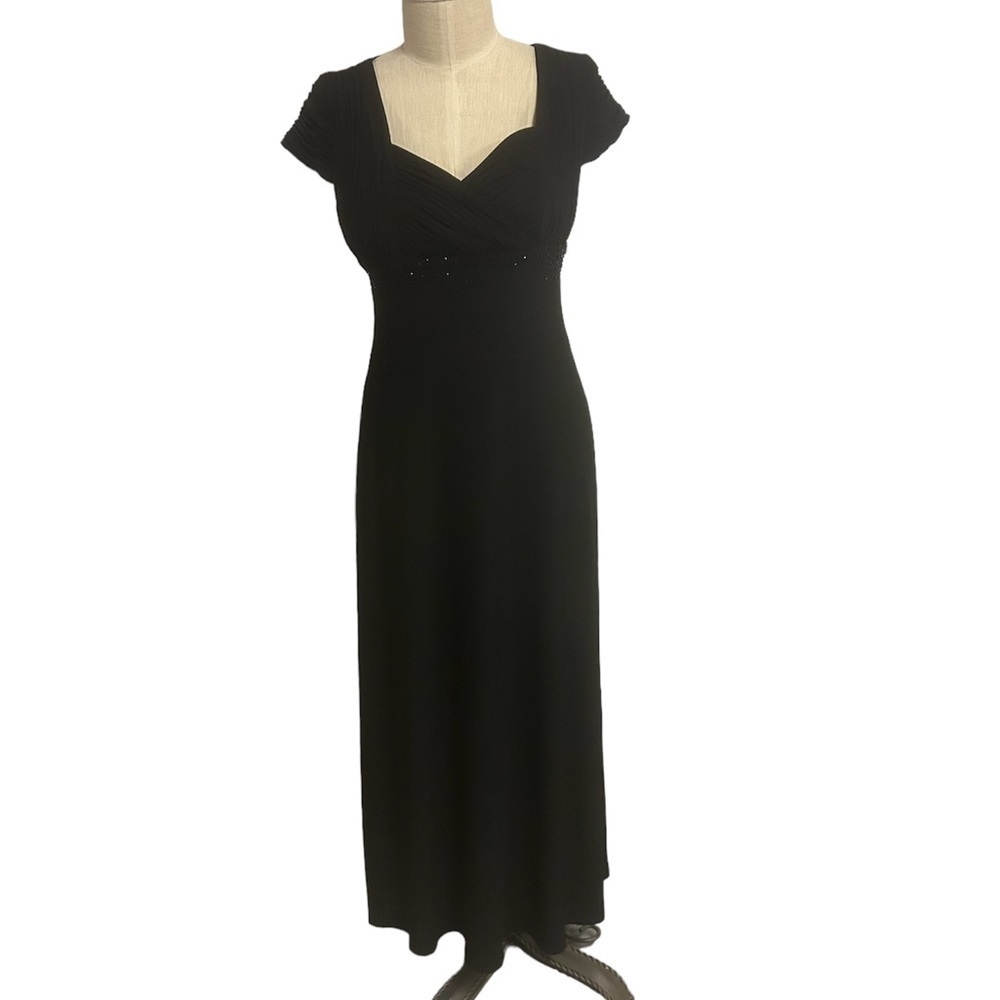Jessica Howard black evening gown